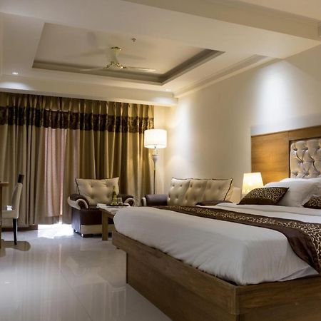 Hotel Lotus Paradise - Banquet & Dining - Near Murthal Sukhdev Rāi 외부 사진