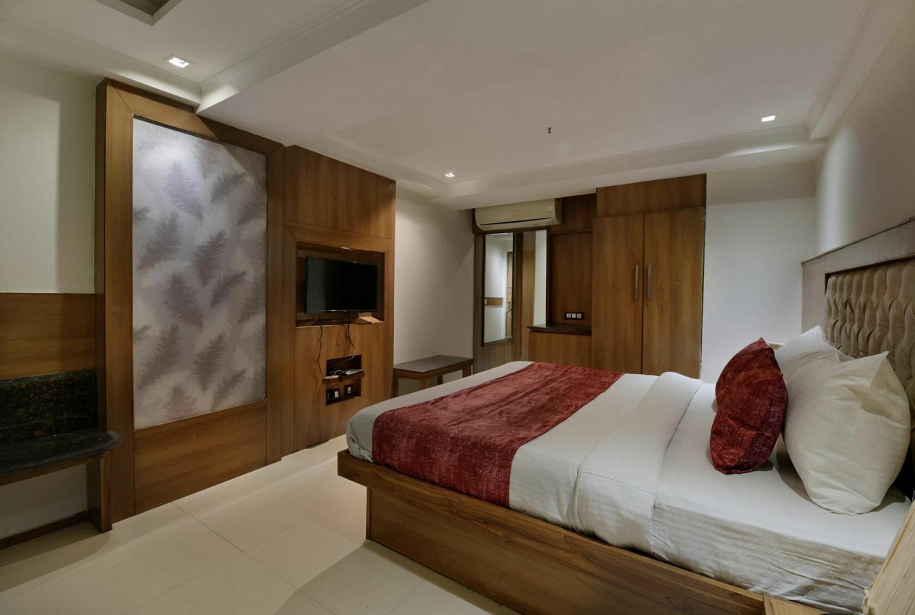 Hotel Lotus Paradise - Banquet & Dining - Near Murthal Sukhdev Rāi 외부 사진