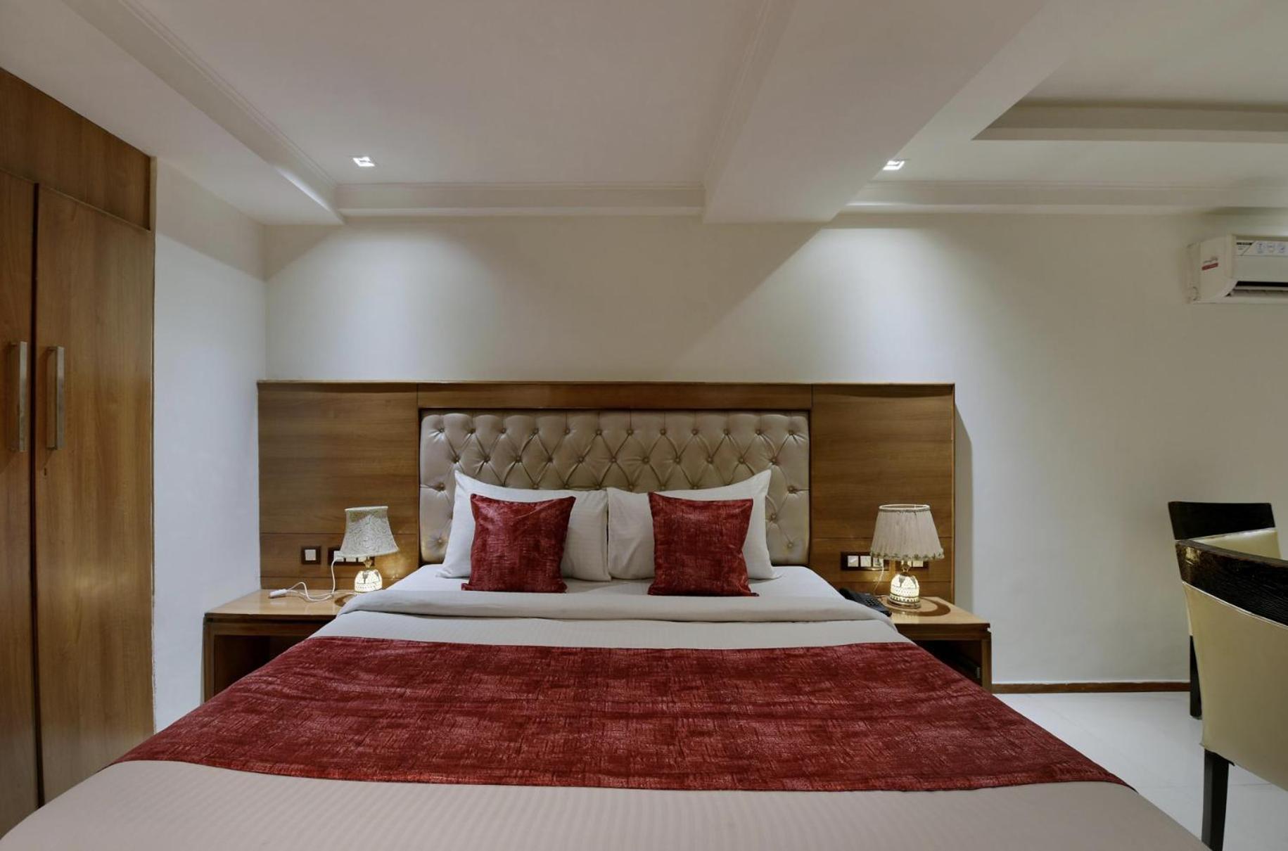 Hotel Lotus Paradise - Banquet & Dining - Near Murthal Sukhdev Rāi 외부 사진